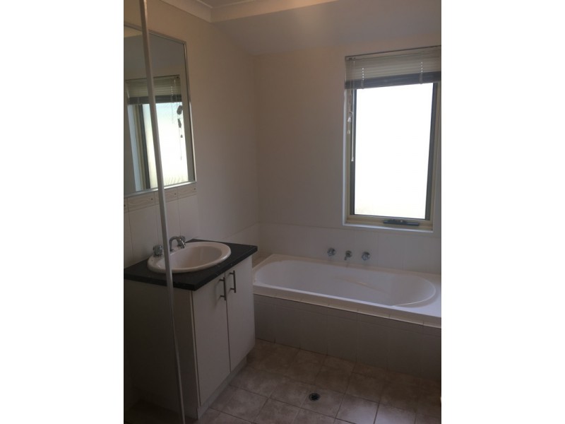 5A Harlow Place, Calista WA 6167