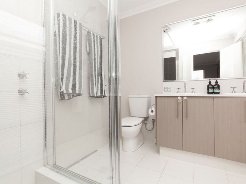 18 Riviera Turn, Piara Waters WA 6112
