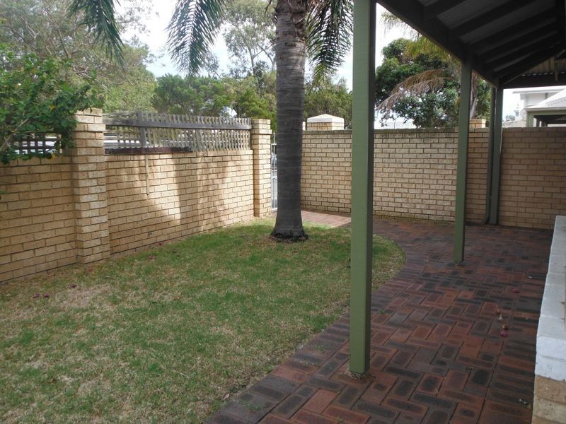 2/54 Hubble Street, East Fremantle WA 6158