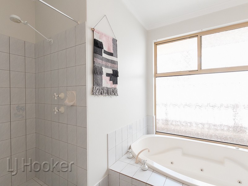 10 Monaco Ave, North Lake WA 6163