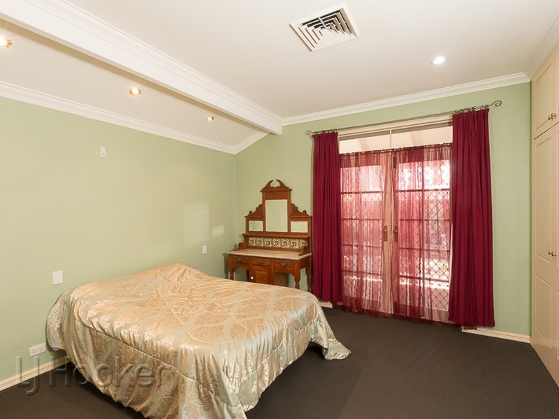 11 Onslow Street, Fremantle WA 6160