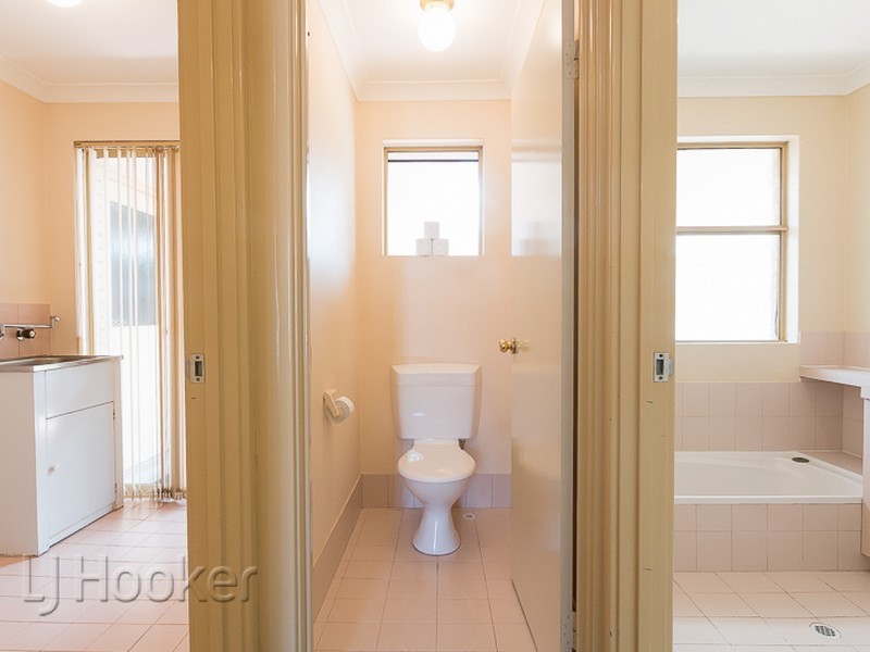 8/9-11 Mallard Way, Cannington WA 6107