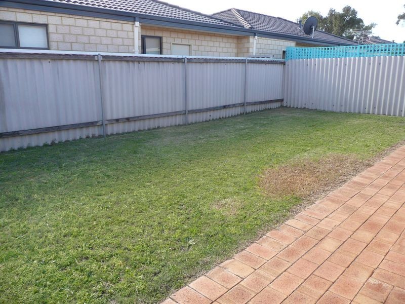 8/9-11 Mallard Way, Cannington WA 6107