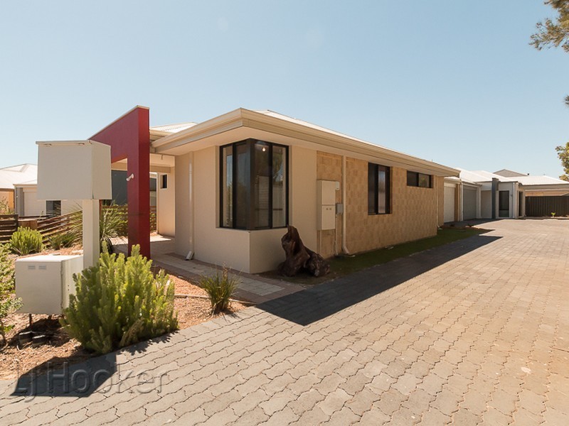 14 Rotsee Place, Champion Lakes WA 6111