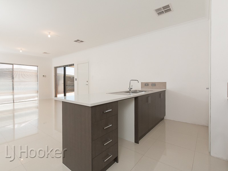 14 Rotsee Place, Champion Lakes WA 6111