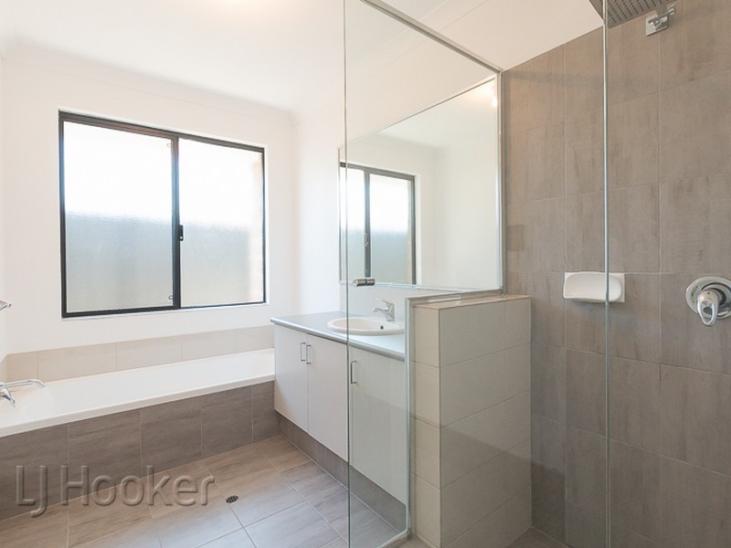 14A Rotsee Place, Champion Lakes WA 6111
