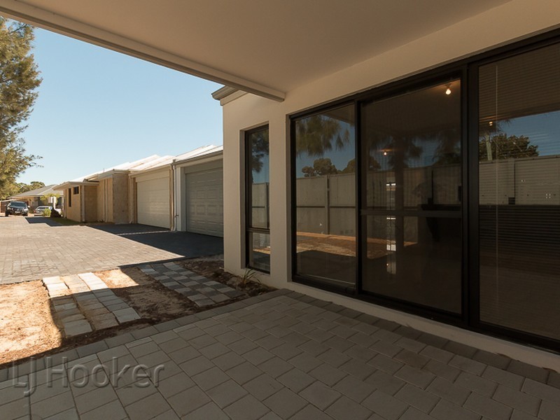 14A Rotsee Place, Champion Lakes WA 6111
