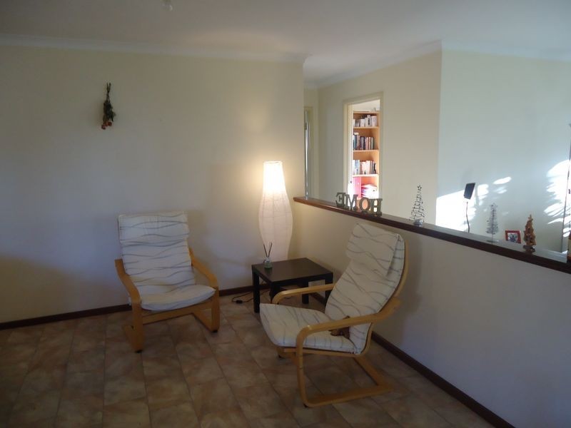 11 Hocking Place, Coogee WA 6166