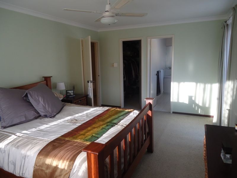 11 Hocking Place, Coogee WA 6166