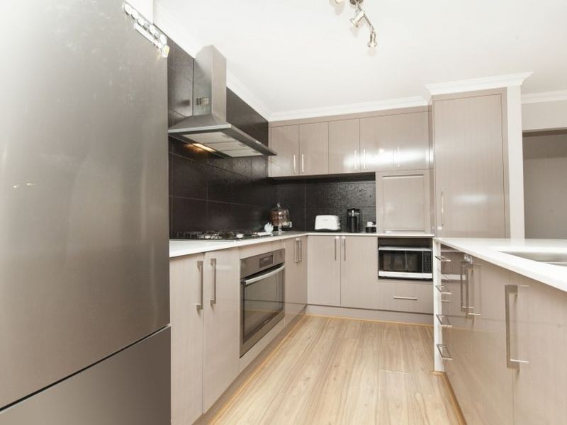 18 Riviera Turn, Piara Waters WA 6112