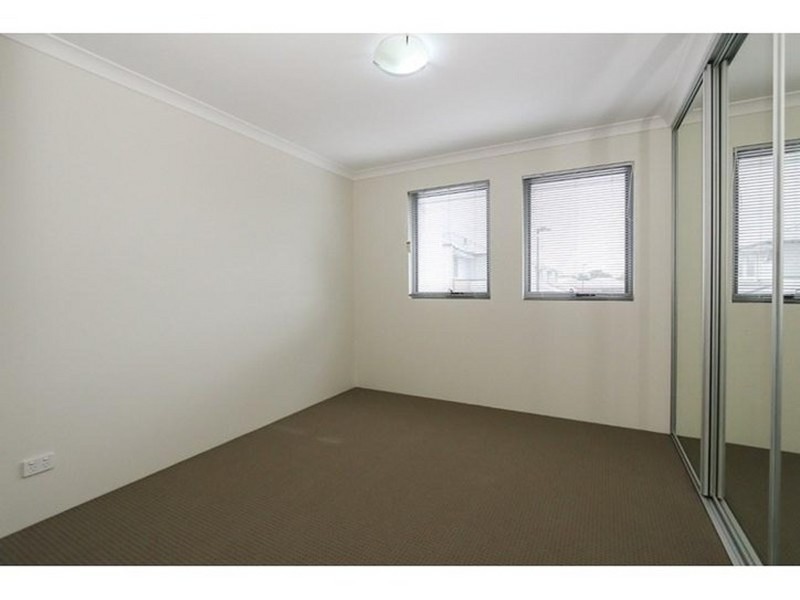 3/42 Hilory Street, Coolbellup WA 6163