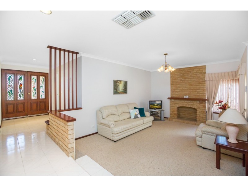 116 Le Souef Drive, Kardinya WA 6163