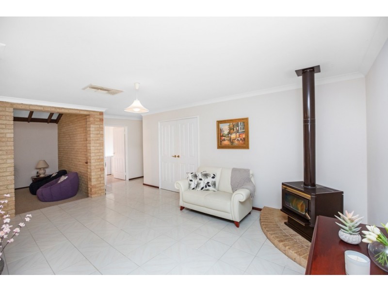 116 Le Souef Drive, Kardinya WA 6163