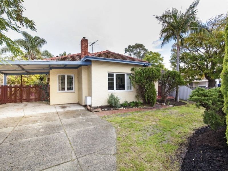 11 North Lake Road, Alfred Cove WA 6154