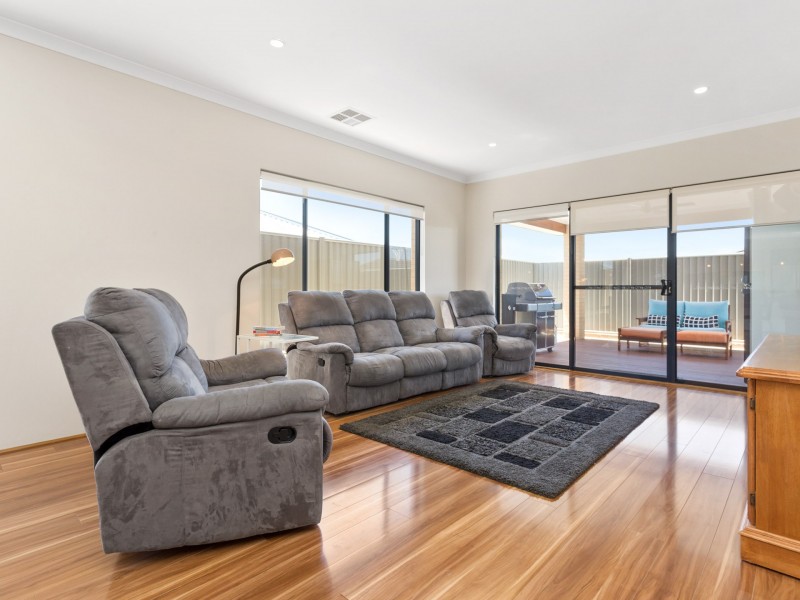 120 Honeywood Avenue, Wandi WA 6167