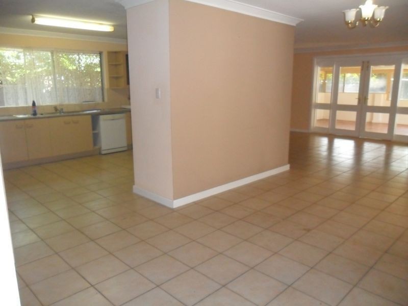 11 Banyard  Avenue, Kelmscott WA 6111