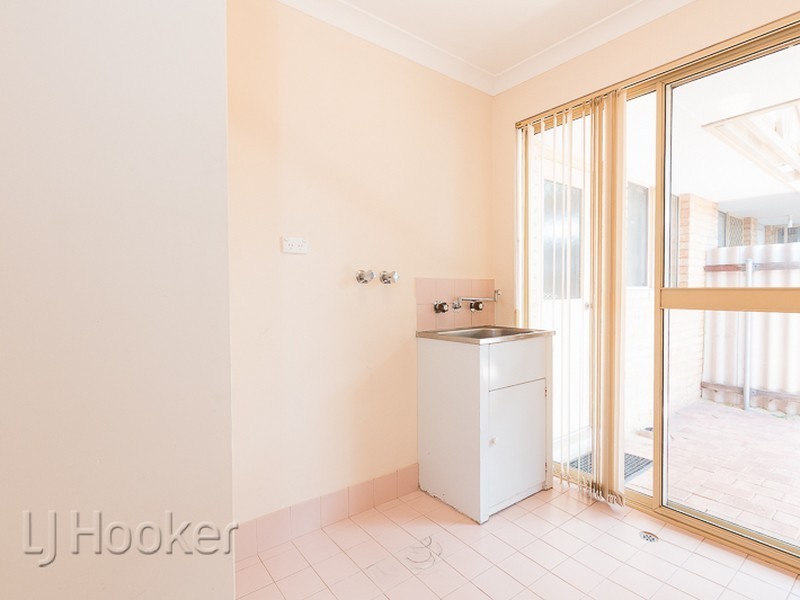 8/9-11 Mallard Way, Cannington WA 6107