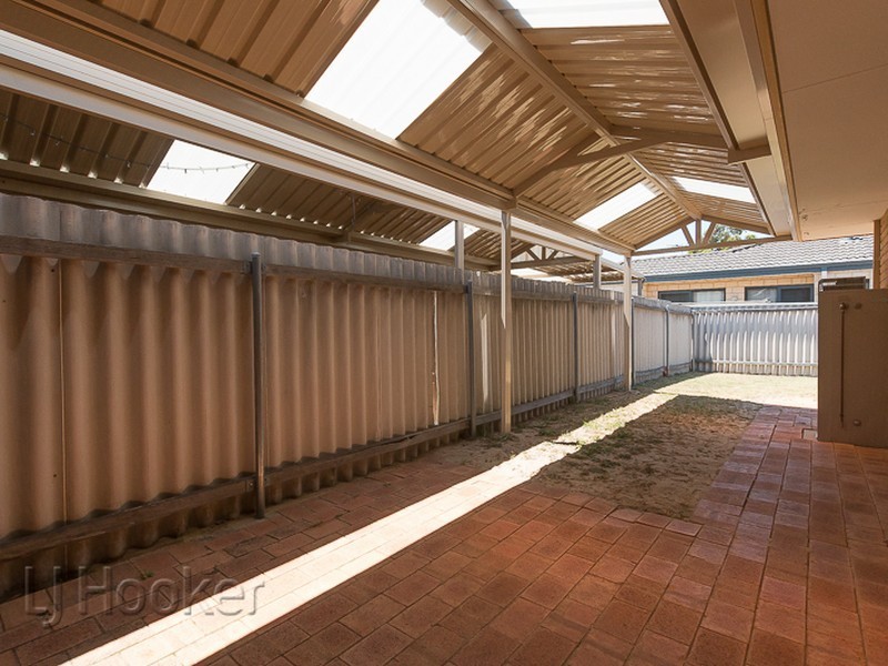 8/9-11 Mallard Way, Cannington WA 6107