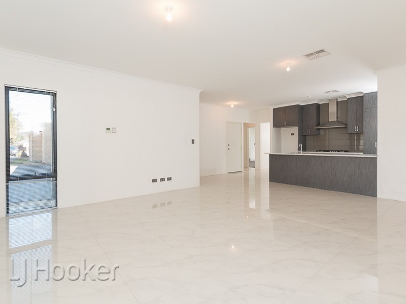 14A Rotsee Place, Champion Lakes WA 6111