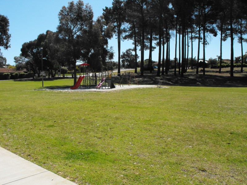 6/15 Moore Gardens, Kardinya WA 6163