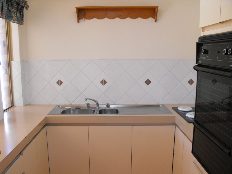 6/15 Moore Gardens, Kardinya WA 6163