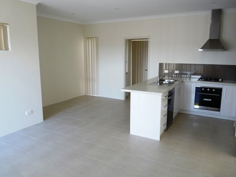 9/99 Lowanna Way, Armadale WA 6112