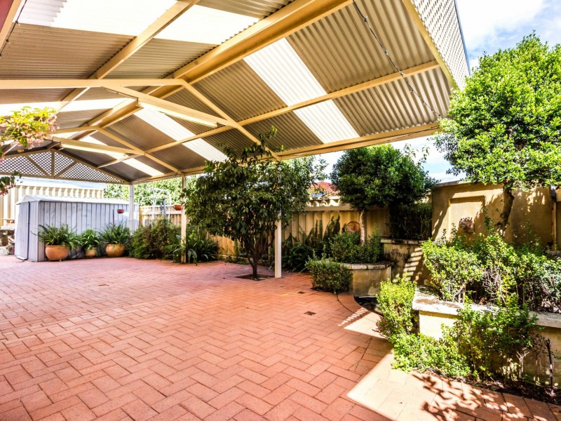 135 Parkway Road, Bibra Lake WA 6163