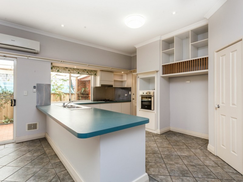 135 Parkway Road, Bibra Lake WA 6163