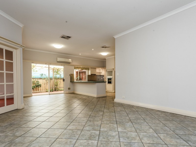 135 Parkway Road, Bibra Lake WA 6163