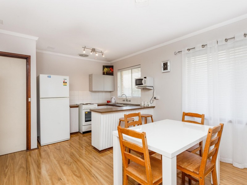 12a Claygate Road, Hamilton Hill WA 6163