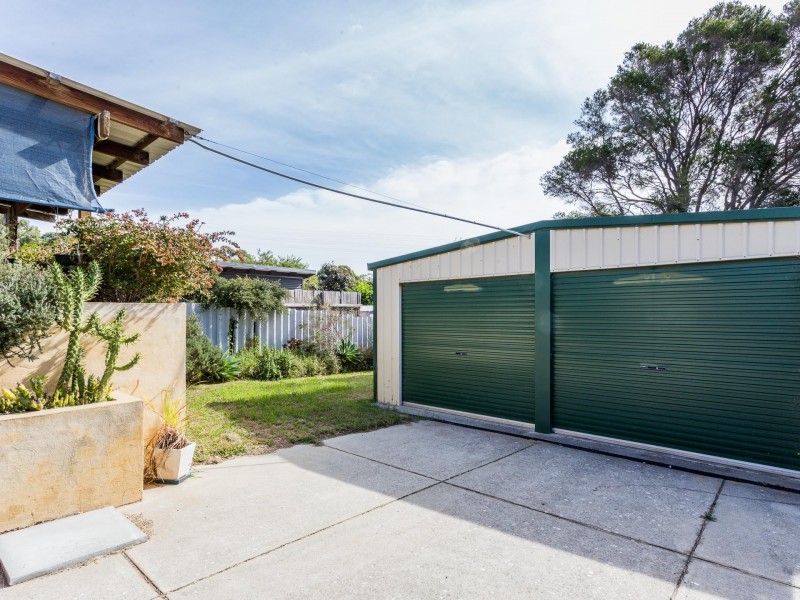 12a Claygate Road, Hamilton Hill WA 6163