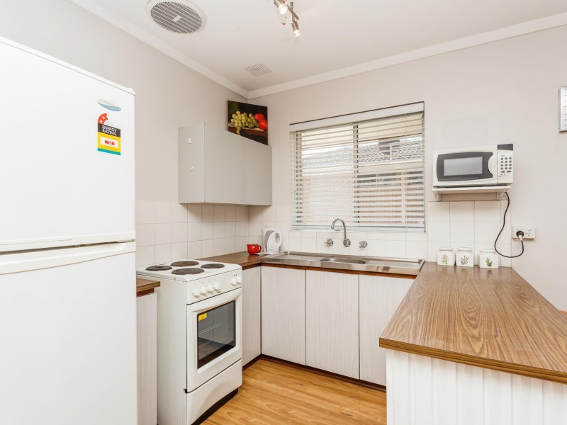 12a Claygate Road, Hamilton Hill WA 6163