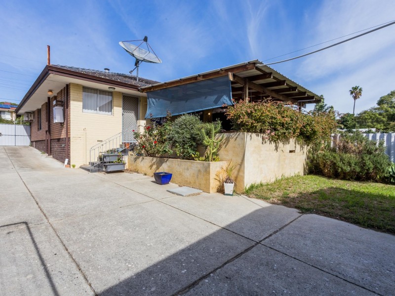 12a Claygate Road, Hamilton Hill WA 6163