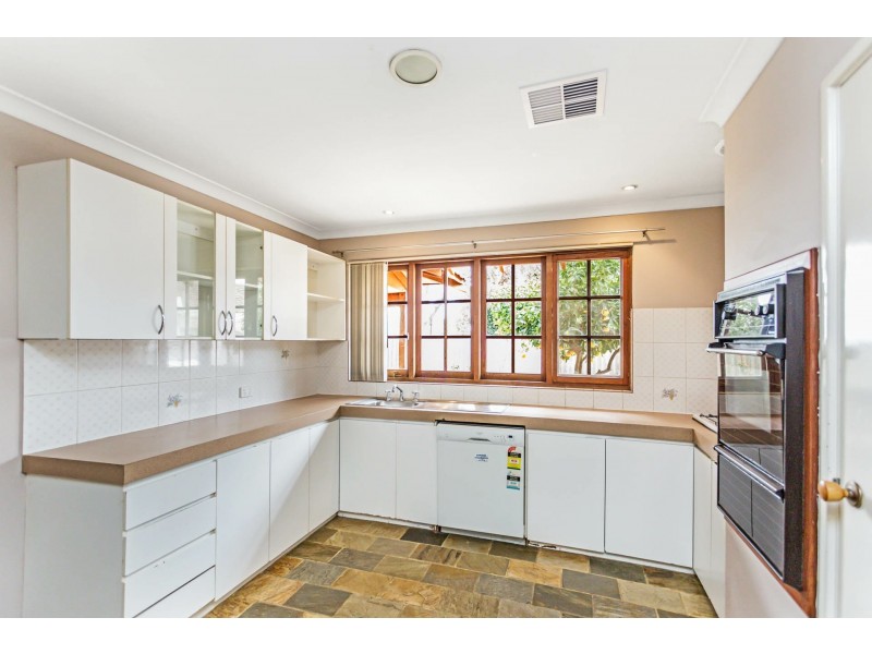 11 & 11a North Lake Road, Alfred Cove WA 6154