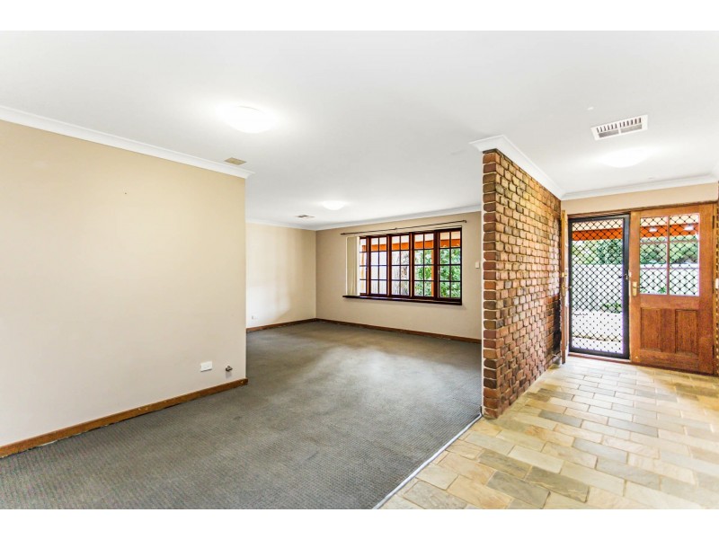 11 & 11a North Lake Road, Alfred Cove WA 6154
