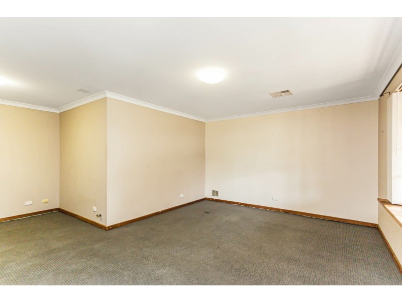 11 & 11a North Lake Road, Alfred Cove WA 6154