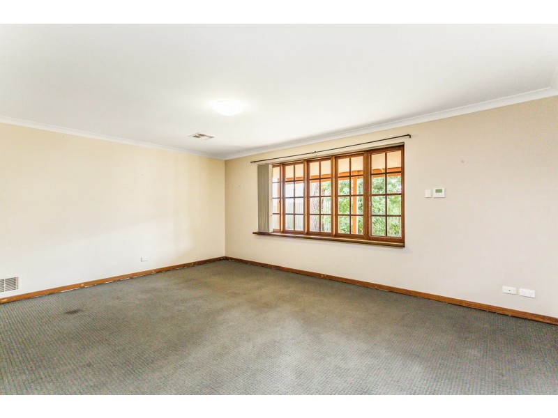 11 & 11a North Lake Road, Alfred Cove WA 6154