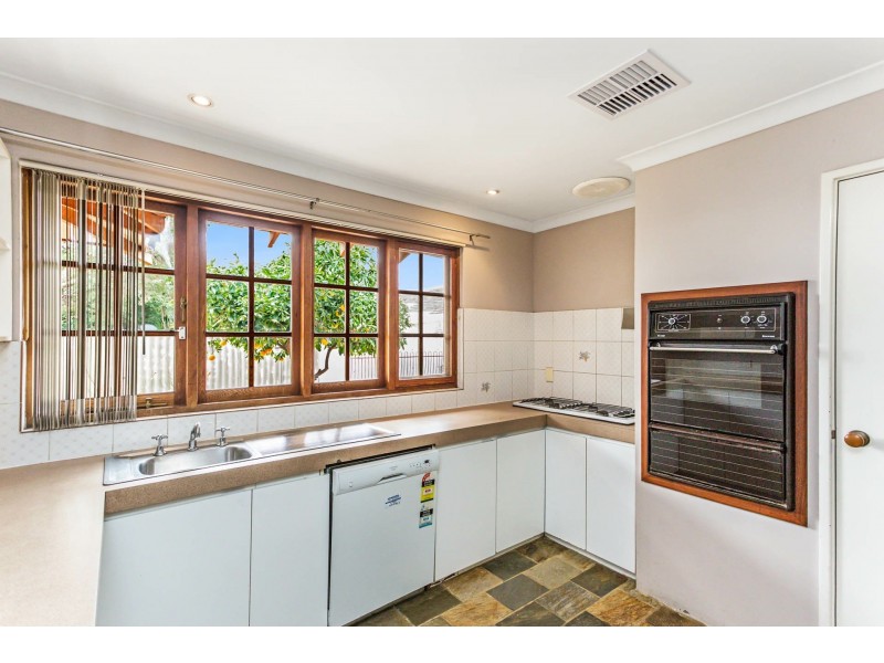11 & 11a North Lake Road, Alfred Cove WA 6154