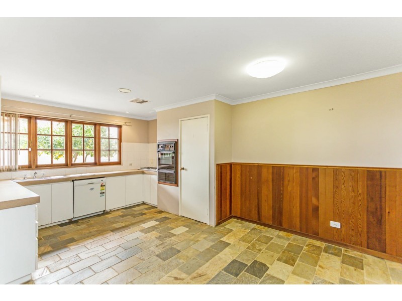 11 & 11a North Lake Road, Alfred Cove WA 6154