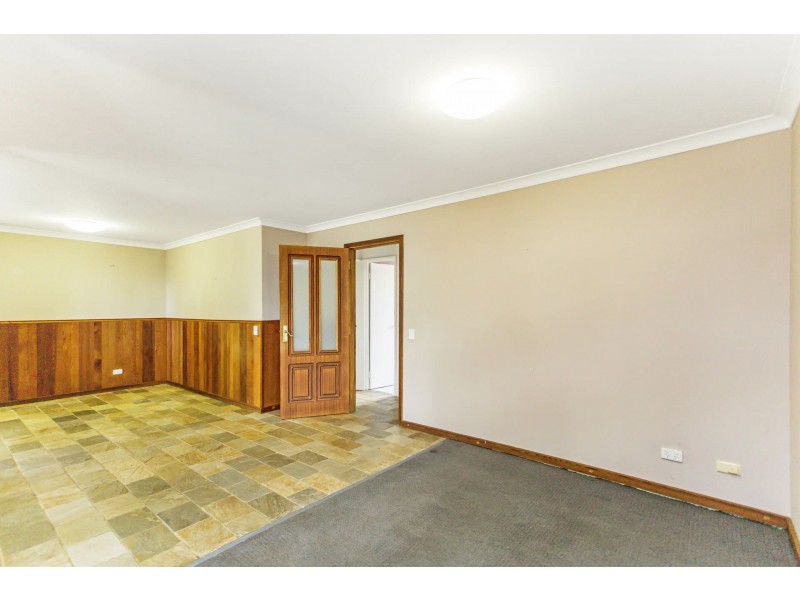 11 & 11a North Lake Road, Alfred Cove WA 6154