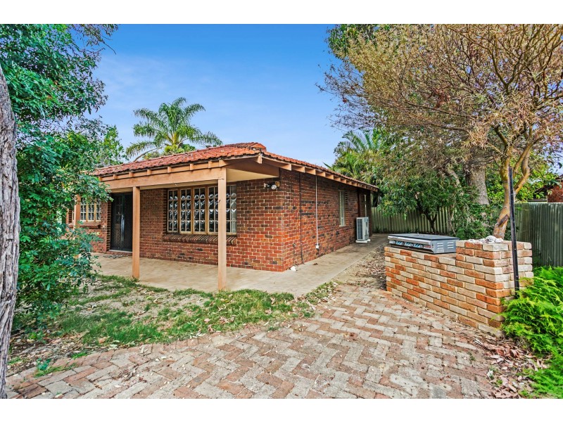 11 & 11a North Lake Road, Alfred Cove WA 6154