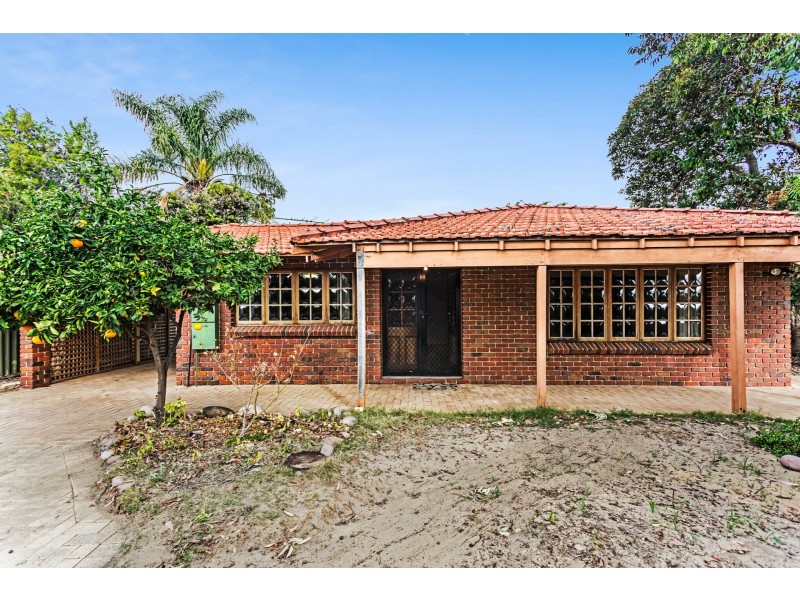 11 & 11a North Lake Road, Alfred Cove WA 6154