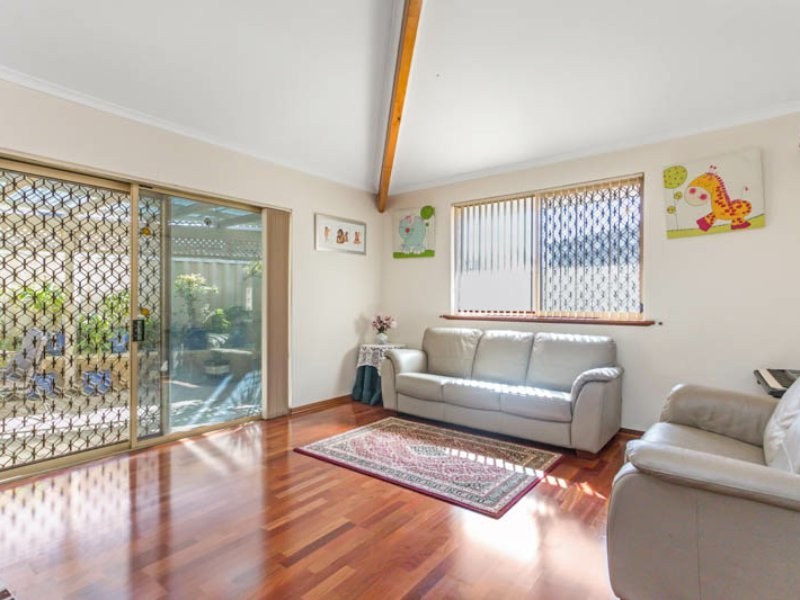 6 Bowman Court, Kardinya WA 6163