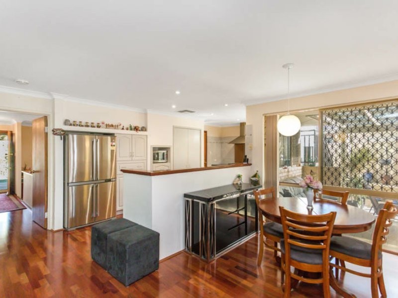 6 Bowman Court, Kardinya WA 6163