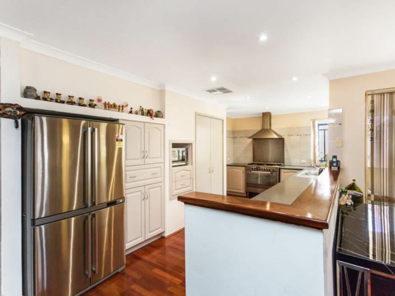 6 Bowman Court, Kardinya WA 6163