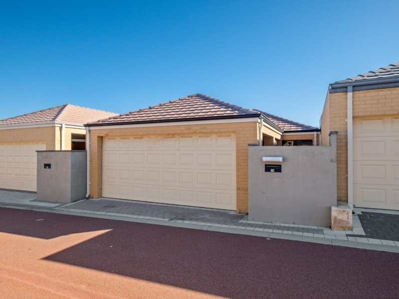 16 Botany Parade, Ellenbrook WA 6069