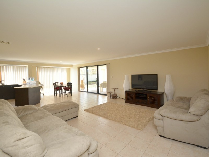 14 Aparri Way, Port Kennedy WA 6172