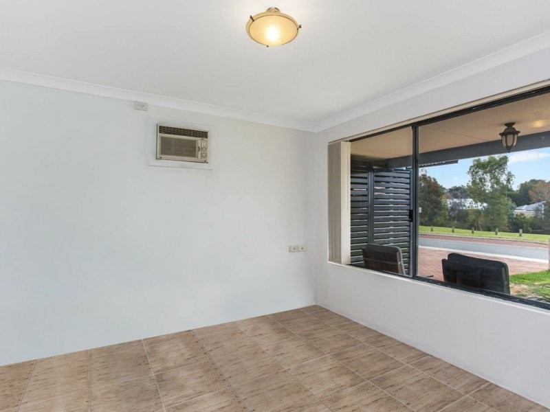 7 Teal Brook Circle, Seville Grove WA 6112