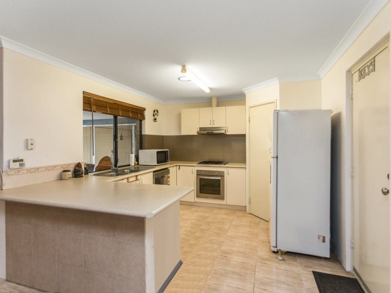 7 Teal Brook Circle, Seville Grove WA 6112