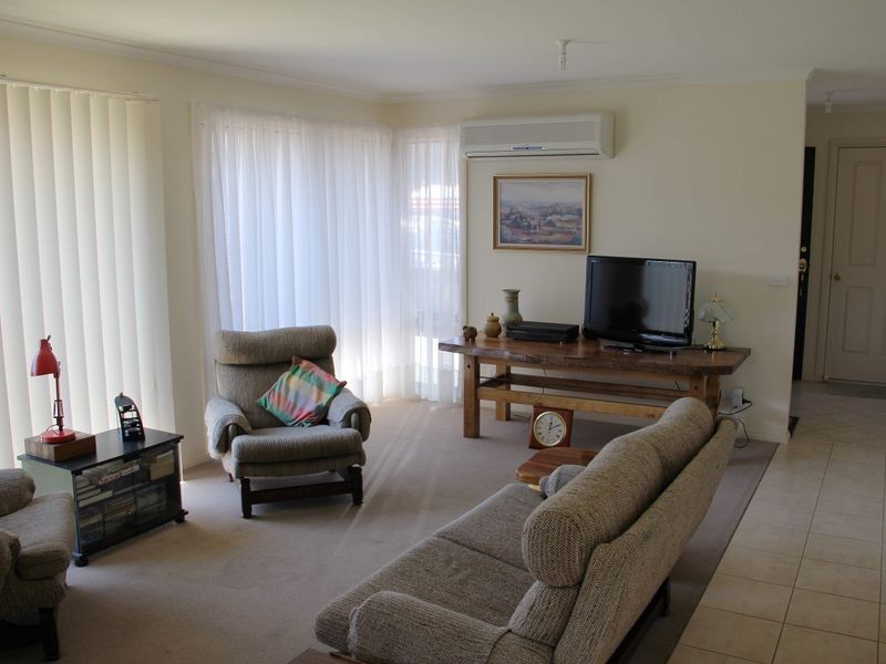 3/4 Short Street, Broadford VIC 3658